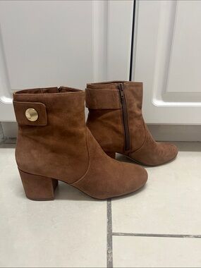 Nine West Women’s Brown Suede Ankle Boot with Block Heel | Size 7
